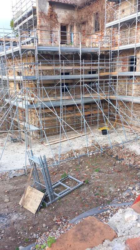 Ponteggi e cantiere