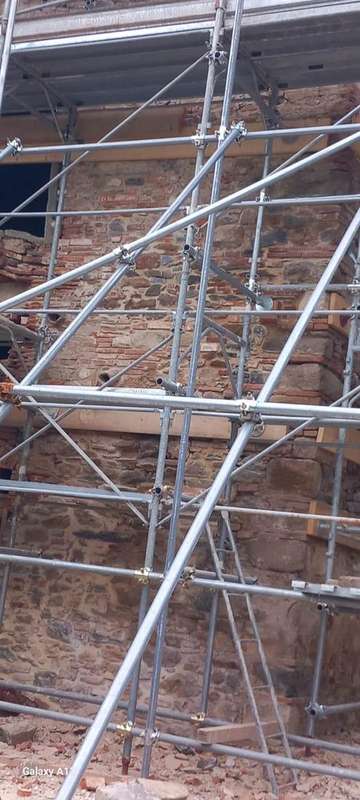 Ponteggi e cantiere